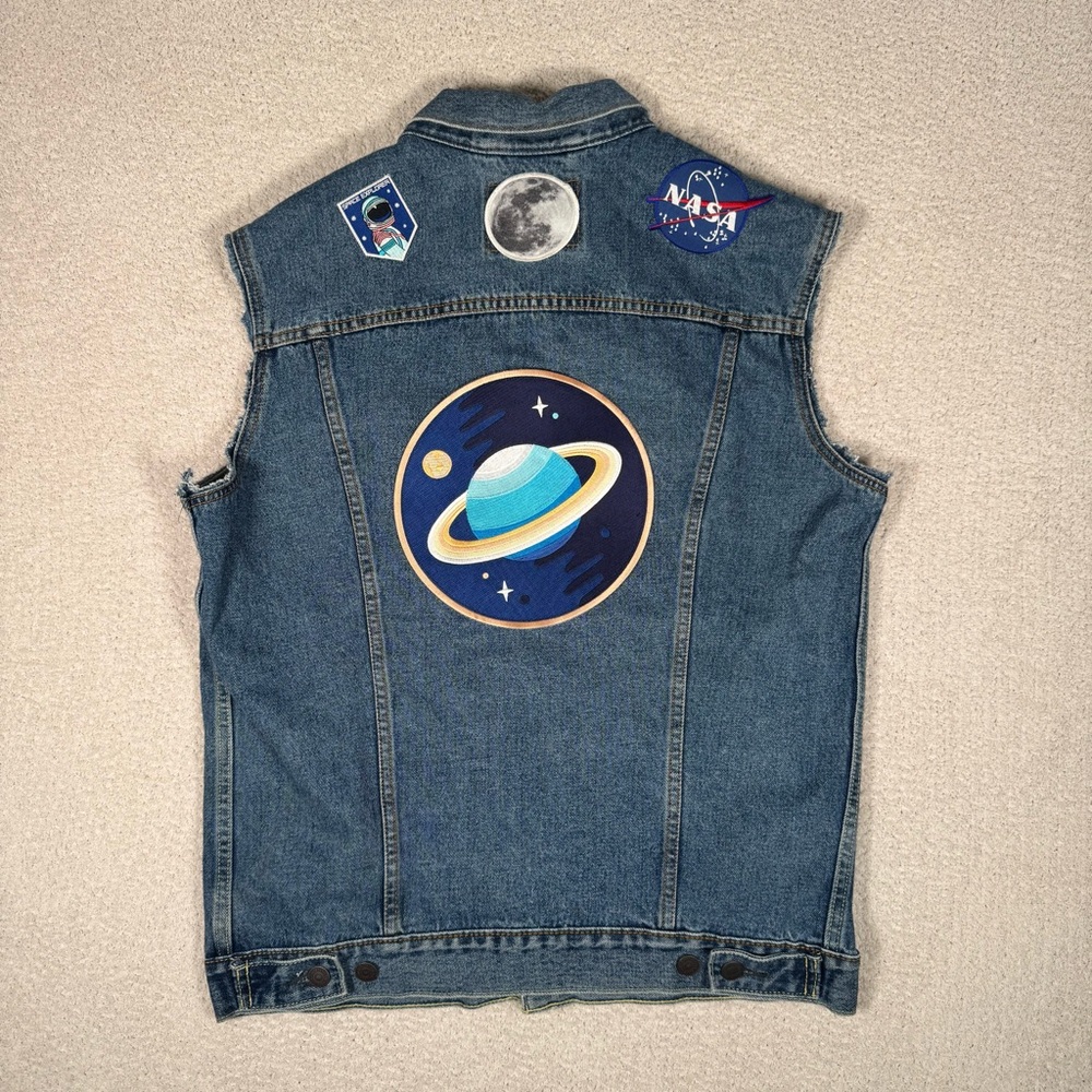 Levi Strauss Levi’s Denim Jeans Vest With NASA Patches Size Large  72334
